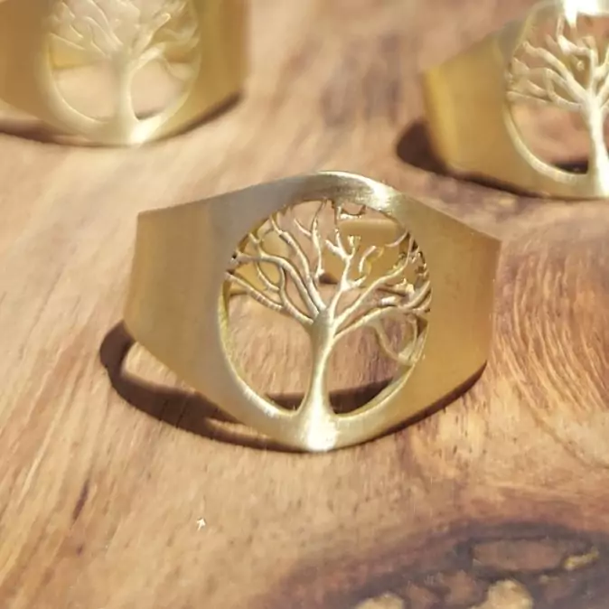 انگشتر برنجی درخت