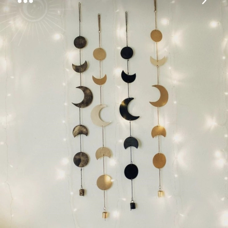 ریسه ماه دستساز طلایی و مشکی برای دکوراسیون اتاق خواب